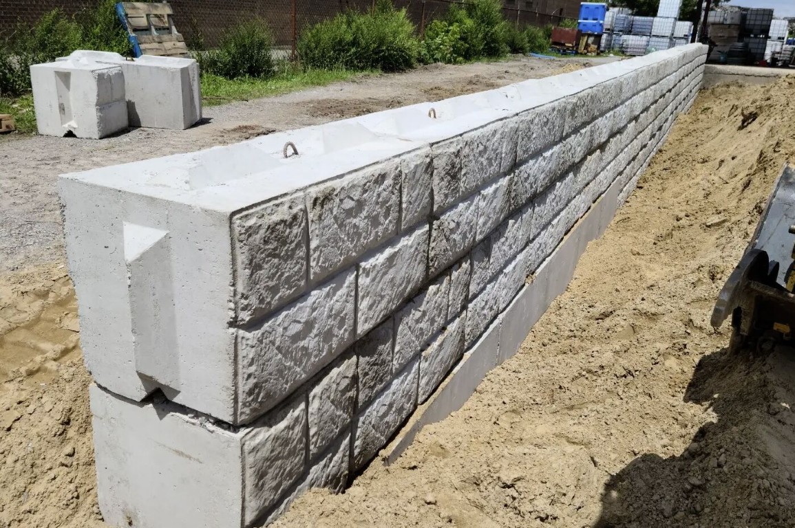 Retaining wall construction in Hobe Sound, FL